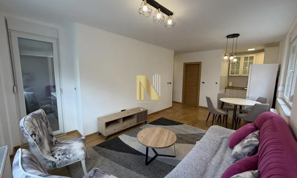 Izdavanje, jednosoban stan, 40m², Bulevar Evrope, Novi Sad Sve Podlokacije