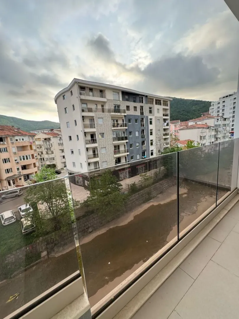 Rent, one bedroom apartment, 53m², Rozino, Budva