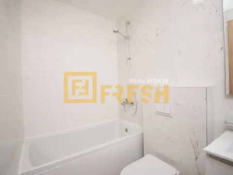 Izdavanje, trosoban stan, 95m², Master Kvart, Podgorica - image 12