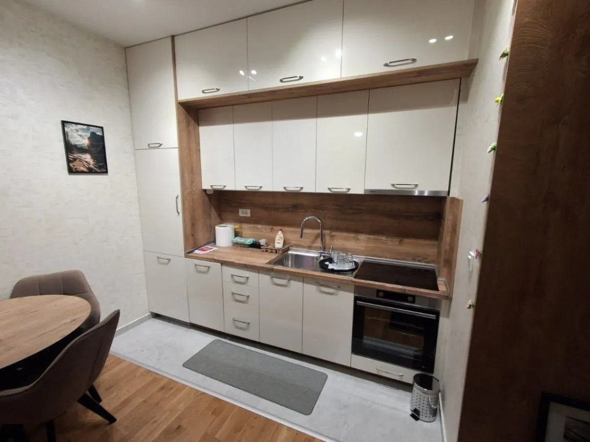 Izdavanje, jednosoban stan, 42m², Tološi, Podgorica