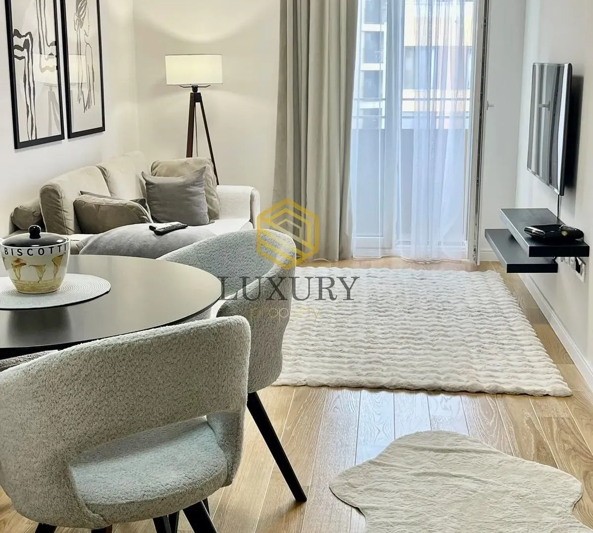 Izdavanje, jednosoban stan, 40m², Central Point, Podgorica