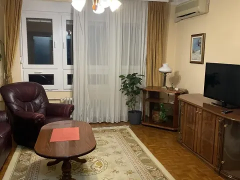 Izdavanje, četvorosoban stan, 81m², Stari Grad, Beograd - image 2