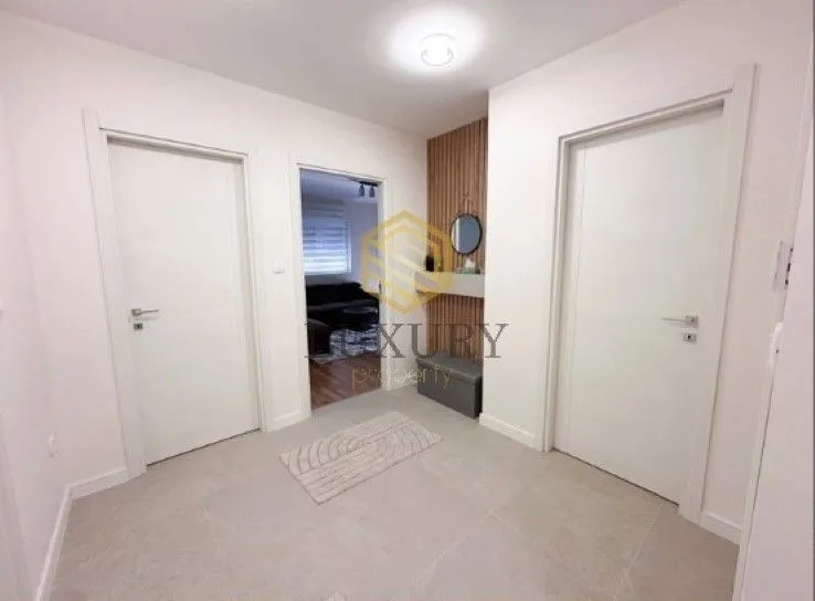 Izdavanje, dvosoban stan, 60m², Pobrežje, Podgorica