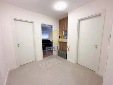 Izdavanje, dvosoban stan, 60m², Pobrežje, Podgorica - image 2