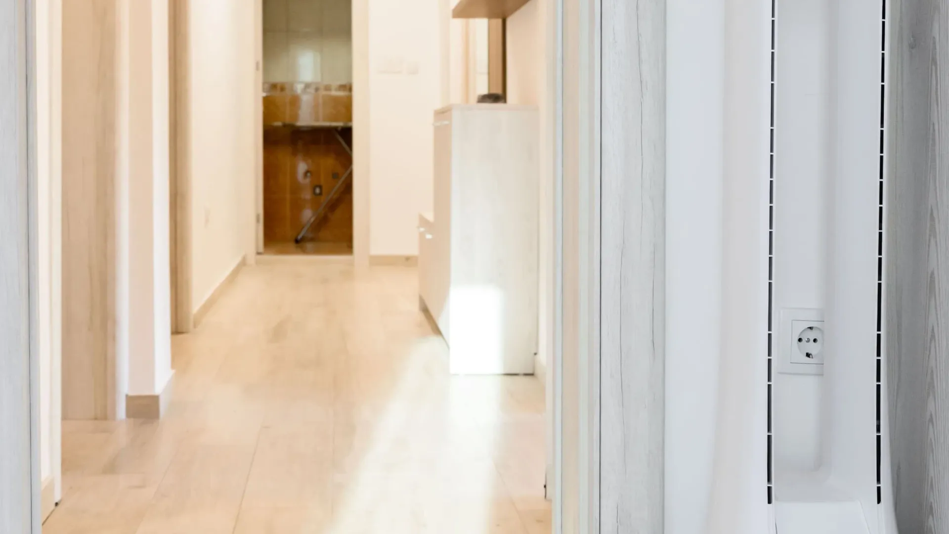 Izdavanje, trosoban stan, 120m², Mrčevac, Tivat