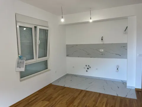 Sale, one bedroom apartment, 43m², Podkošljun, Budva - image 4