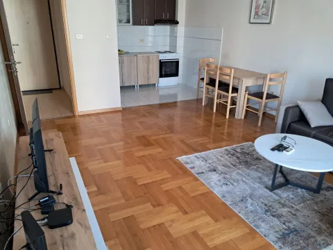Rent, apartment, 52m², Podgorica, Crna Gora - image 4
