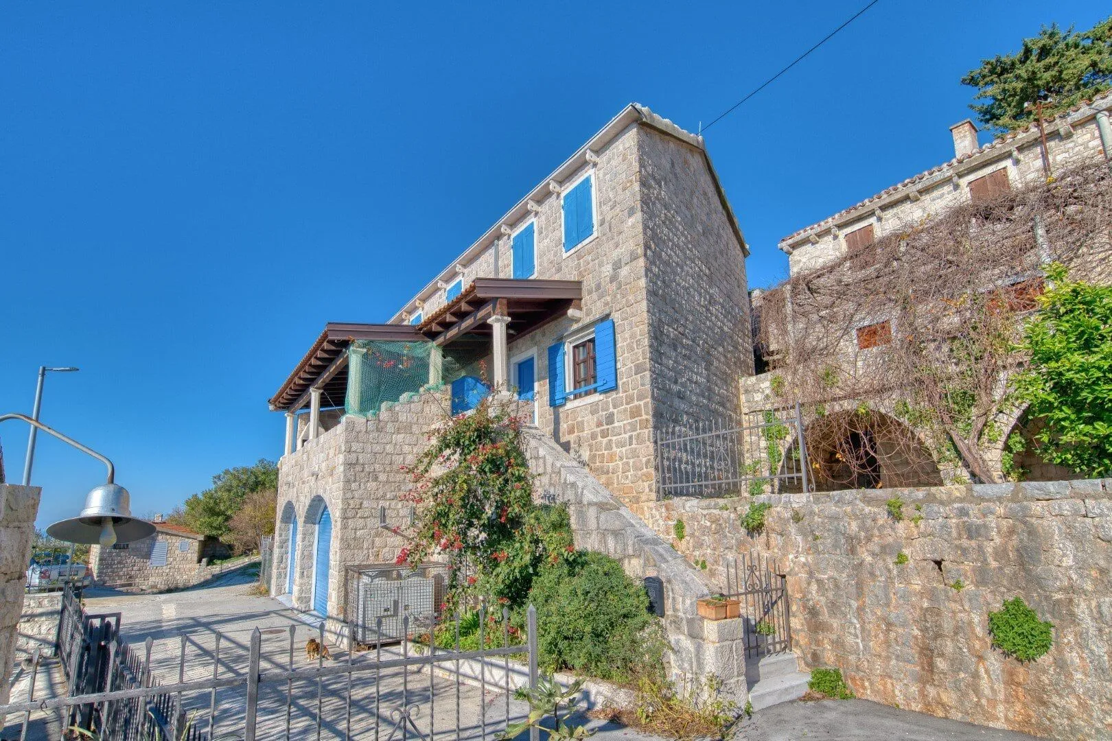 Sale, house, 311m², Reževići, Budva
