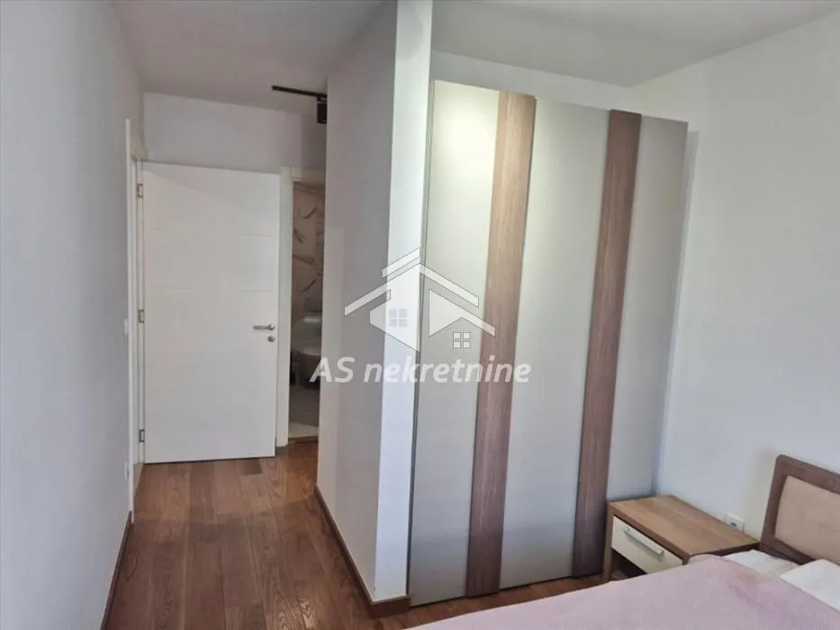 Rent, four bedroom apartment, 100m², Novi Beograd Blok 65, Novi Beograd Sve Podlokacije
