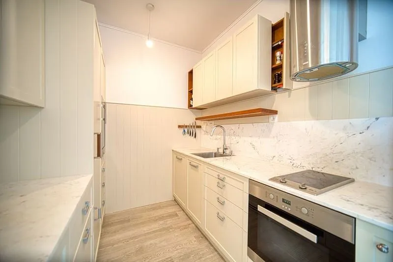 Prodaja, trosoban stan, 80m², Tivat, Crna Gora