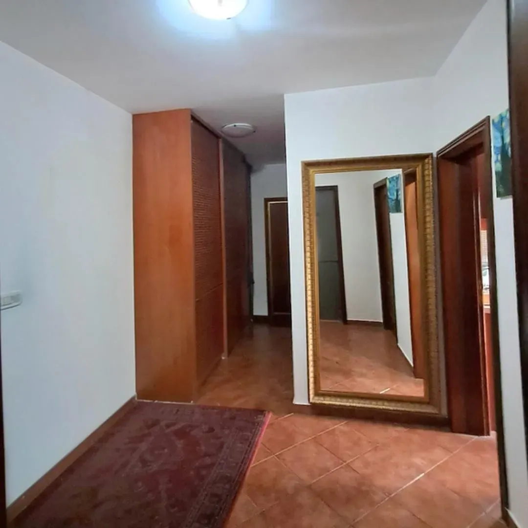 Prodaja, trosoban stan, 130m², Gorica C, Podgorica