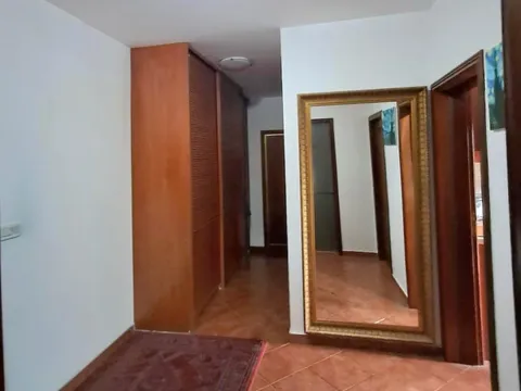 Prodaja, trosoban stan, 130m², Gorica C, Podgorica - image 7