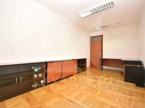 Izdavanje, poslovni prostor, 96m², Preko Morače, Podgorica - image 8