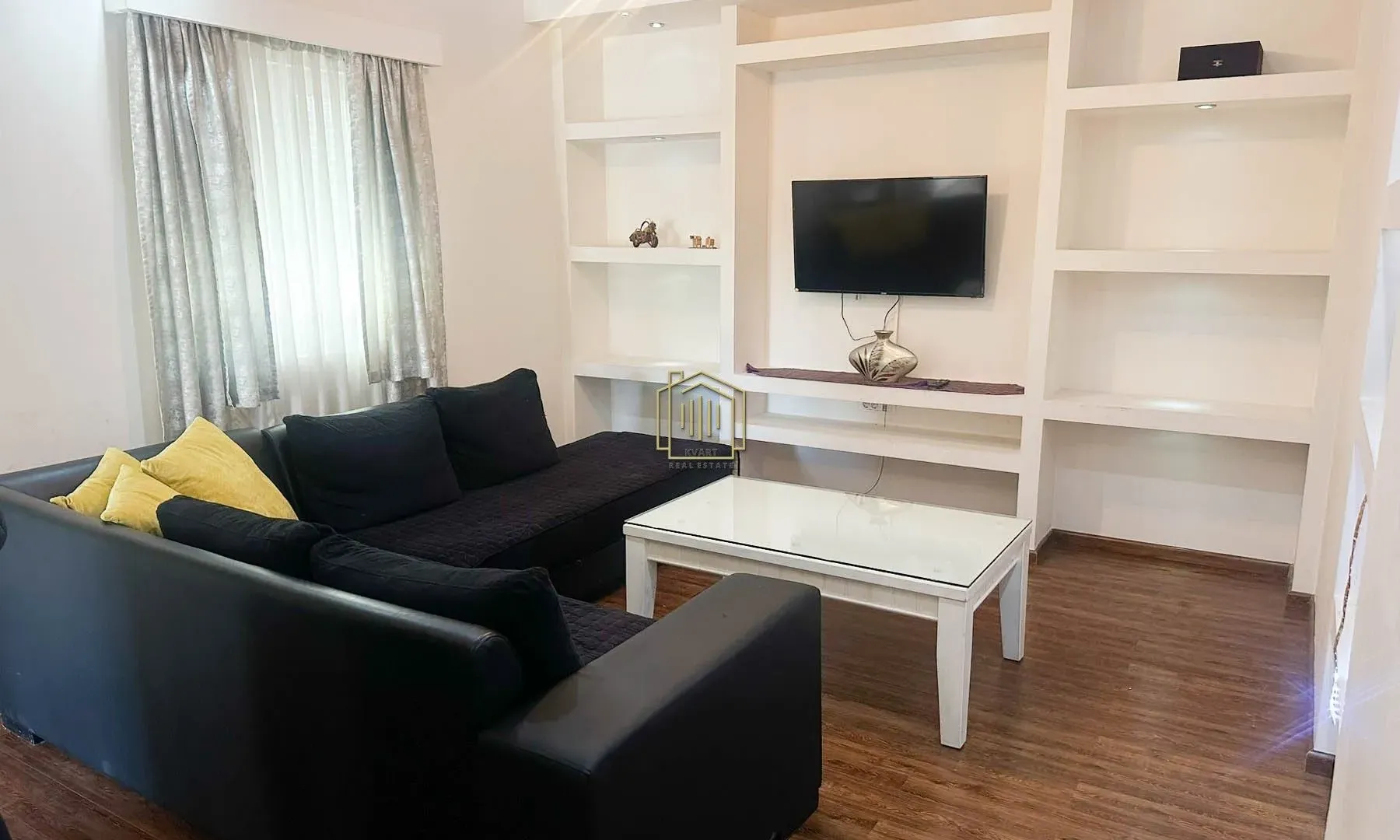 Izdavanje, dvosoban stan, 75m², Konik, Podgorica