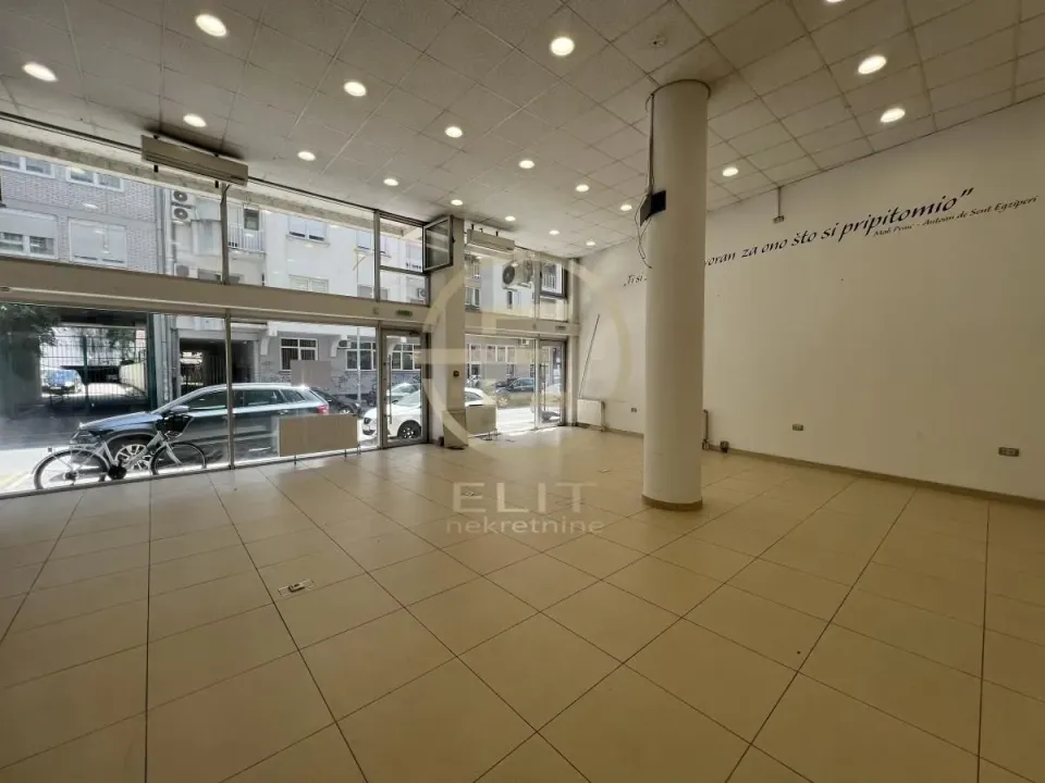 Sale, office space, 229m², Grbavica, Novi Sad Sve Podlokacije