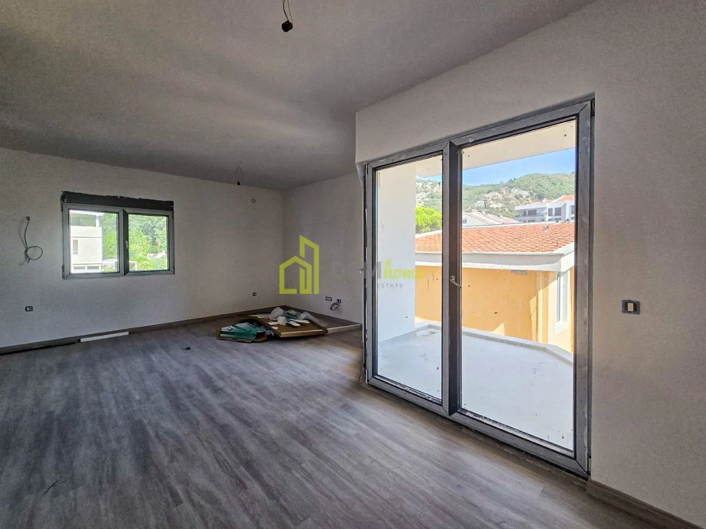 Sale, two bedroom apartment, 65m², Maine, Budva