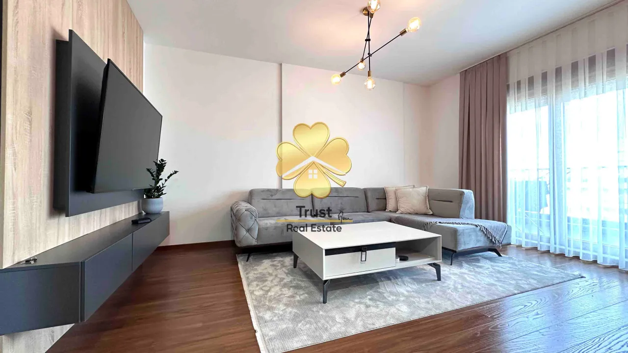 Izdavanje, dvosoban stan, 80m², Master Kvart, Podgorica