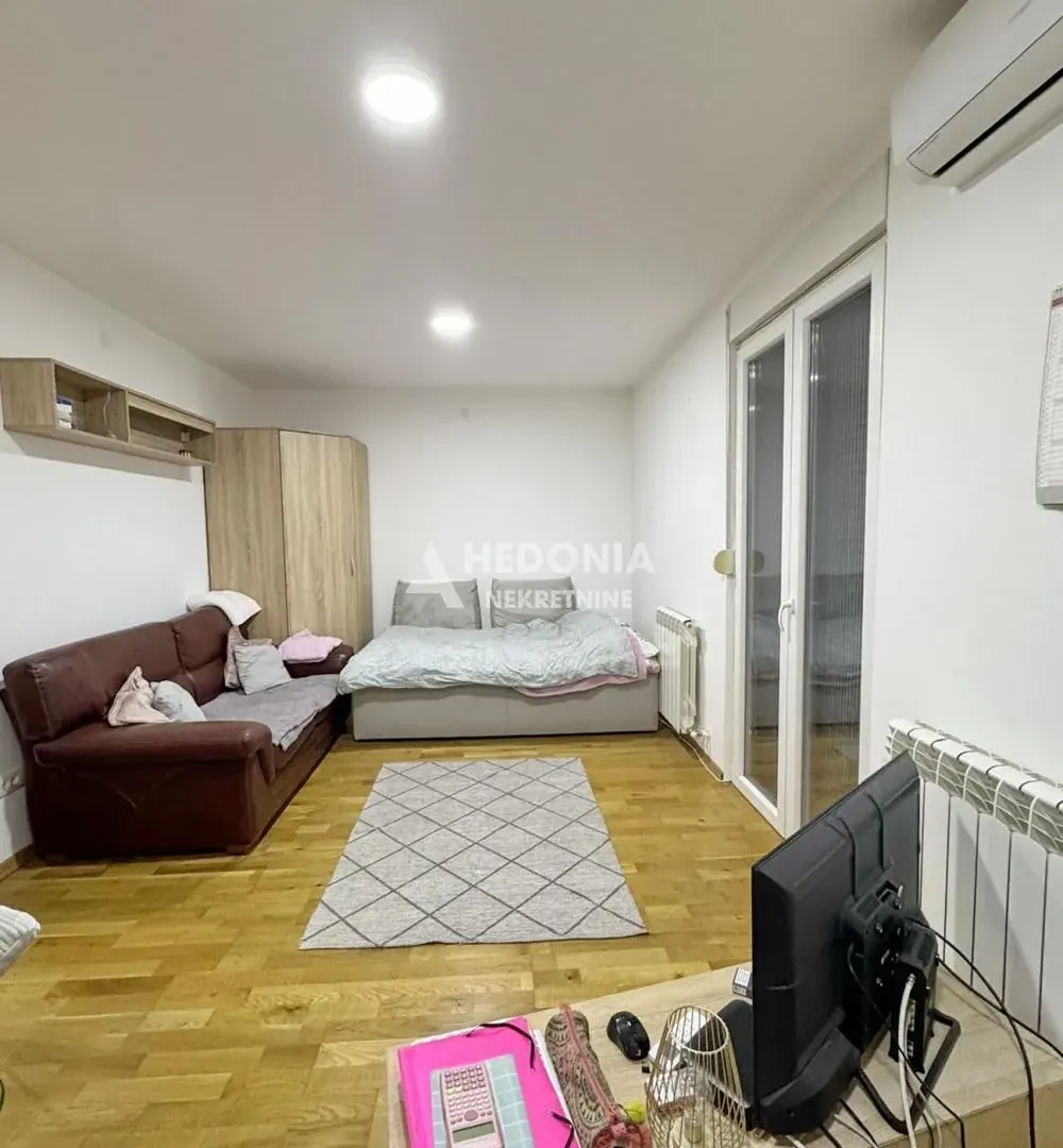 Rent, one bedroom apartment, 30m², Zemun Gornji Grad, Zemun Sve Podlokacije