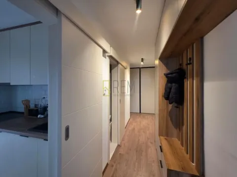 Prodaja, dvosoban stan, 77m², Blok 5, Podgorica - image 4