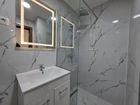 Sale, studio apartment, 31m², Bečići, Budva - image 17