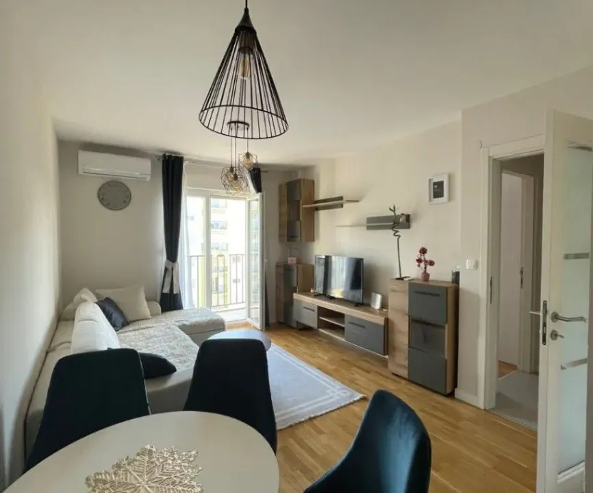 Rent, one bedroom apartment, 40m², Pobrežje, Podgorica