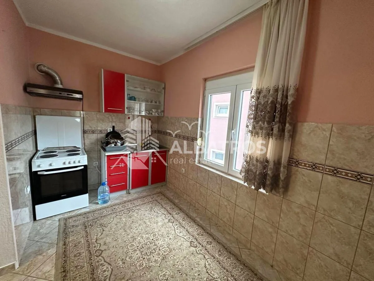 Rent, house, 452m², Bar, Crna Gora