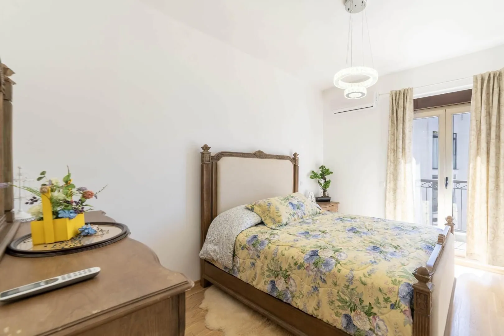 Prodaja, trosoban stan, 120m², Tivat, Crna Gora