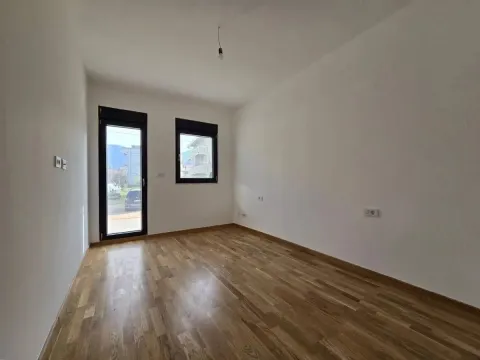 Prodaja, jednosoban stan, 42m², Centar, Bar - image 4