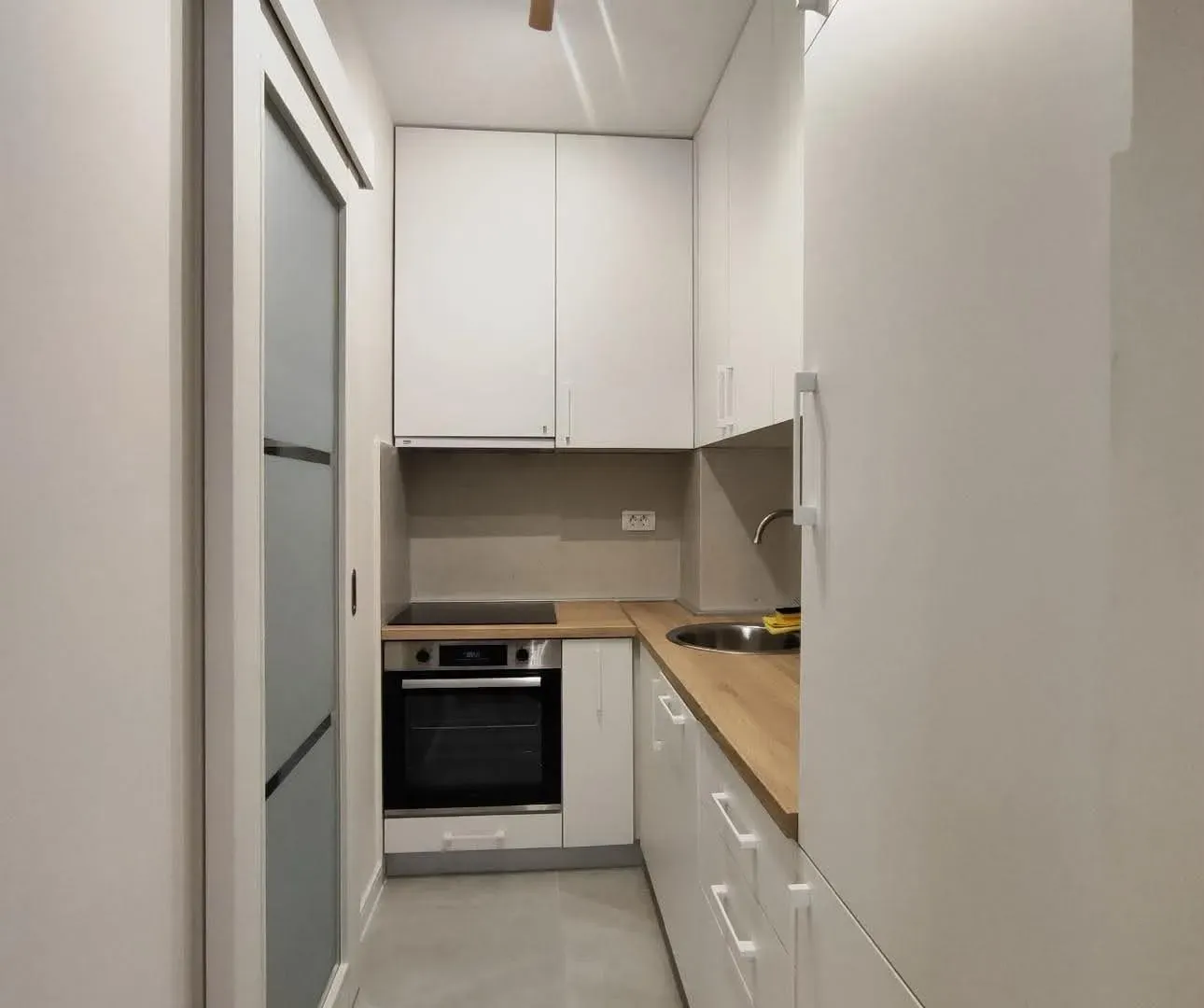 Izdavanje, garsonjera, 33m², Central Point, Podgorica