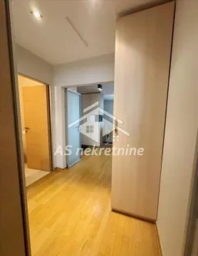 Izdavanje, trosoban stan, 131m², Vukov Spomenik, Zvezdara Sve Podlokacije - image 5