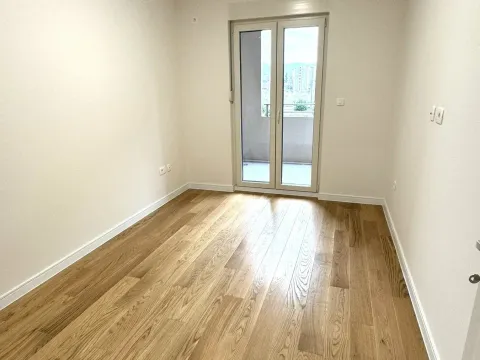 Izdavanje, jednosoban stan, 45m², Central Point, Podgorica - image 5