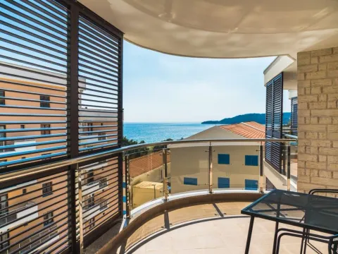 Sale, one bedroom apartment, 72m², Bečići, Budva