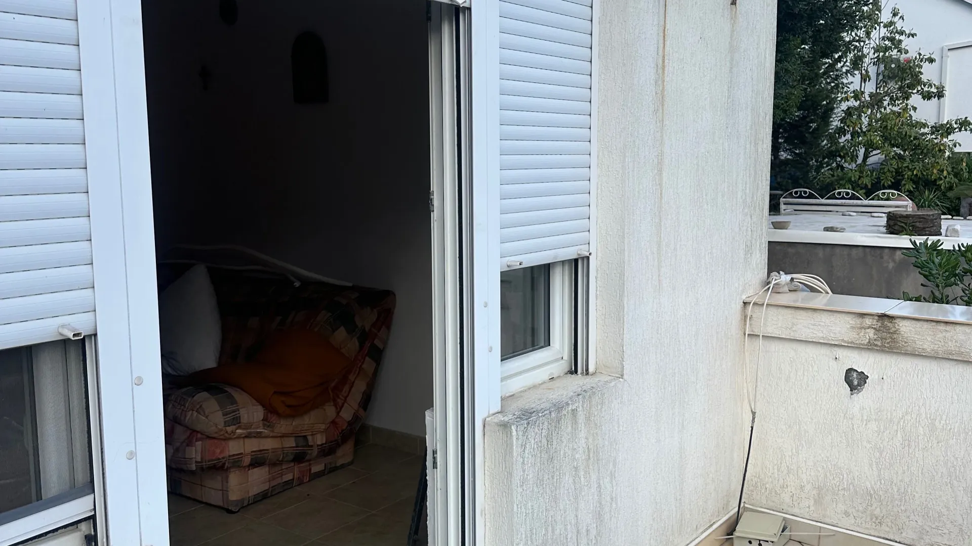 Izdavanje, kuća, 40m², Lastva Grbaljska, Kotor