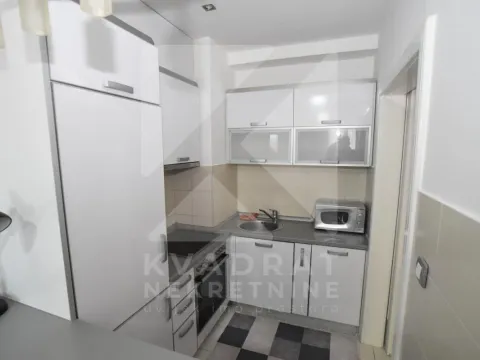 Prodaja, jednosoban stan, 60m², Stari Aerodrom, Podgorica - image 4