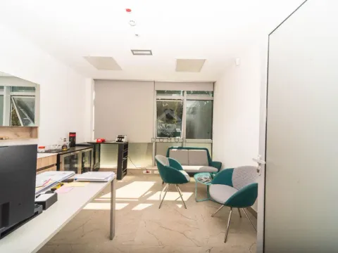 Rent, office space, 120m², Centar, Podgorica - image 1