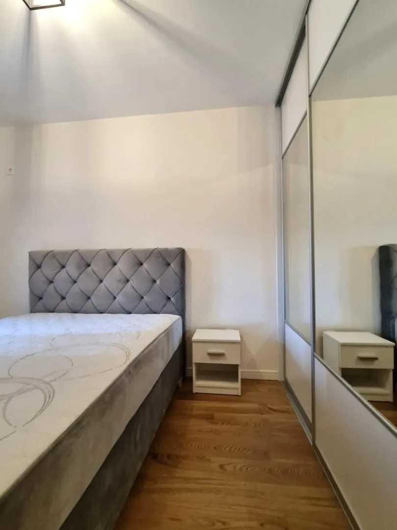 Izdavanje, jednosoban stan, 50m², Central Point, Podgorica