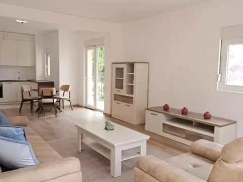 Prodaja, dvosoban stan, 71m², Bečići, Budva - image 1