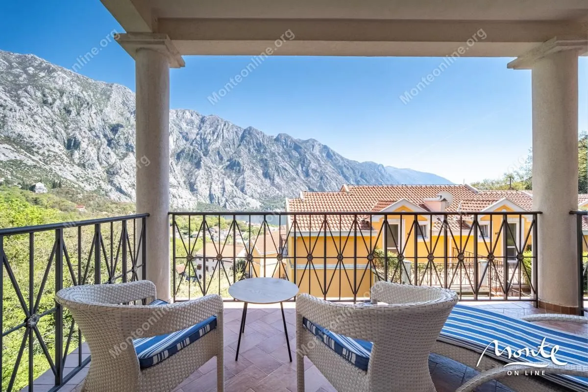 Prodaja, jednosoban stan, 63m², Orahovac, Kotor