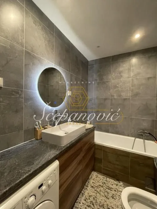 Prodaja, trosoban stan, 65m², Novo naselje, Novi Sad