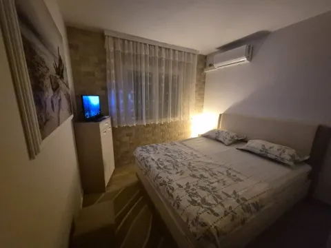Rent, one bedroom apartment, 50m², Zaobilaznica, Budva - image 5
