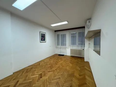 Izdavanje, dvosoban stan, 53m², Vračar Sve Podlokacije, Beograd - image 10