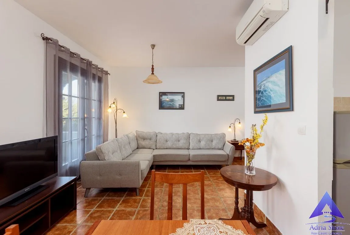 Prodaja, dvosoban stan, 84m², Kostanjica, Kotor