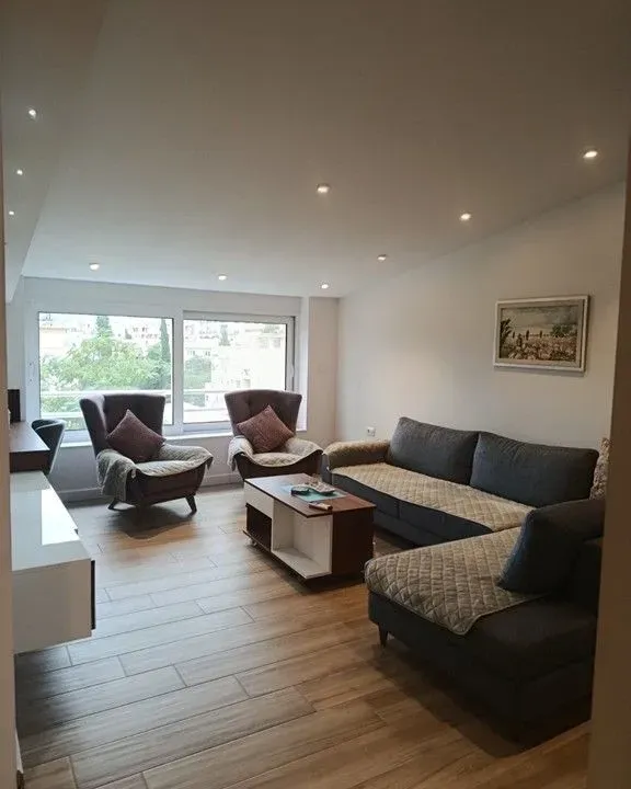 Izdavanje, dvosoban stan, 100m², Preko Morače, Podgorica