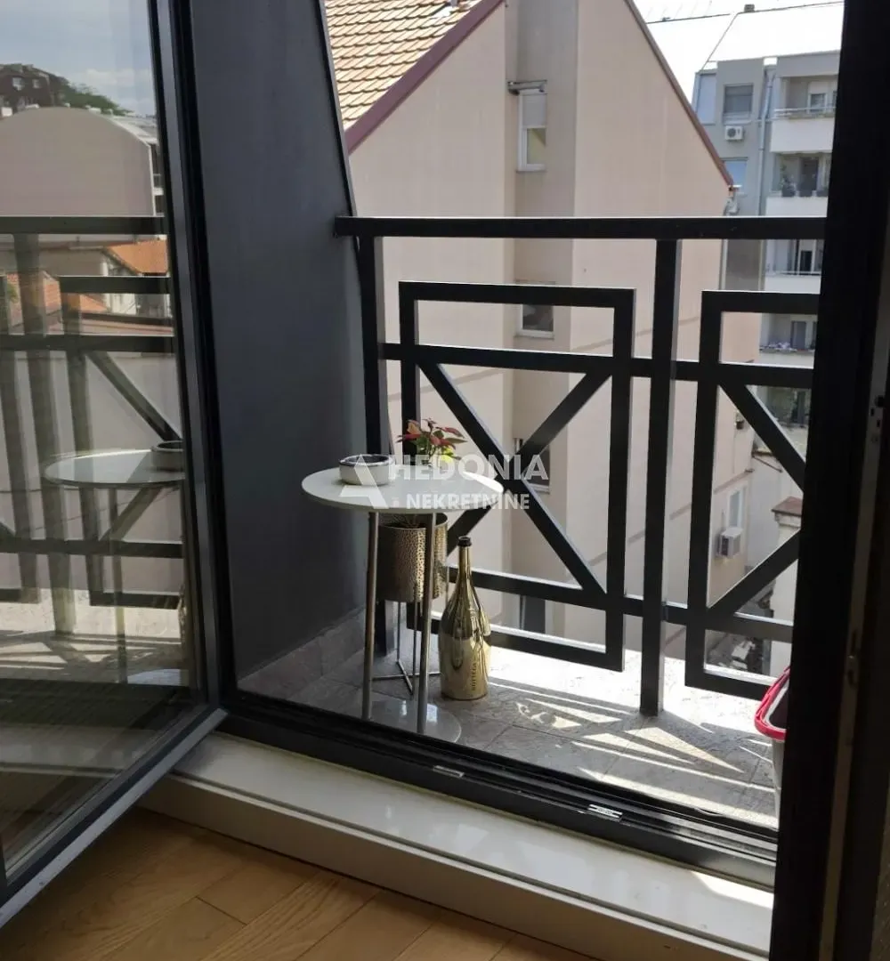 Rent, two bedroom apartment, 60m², Vračar Sve Podlokacije, Beograd