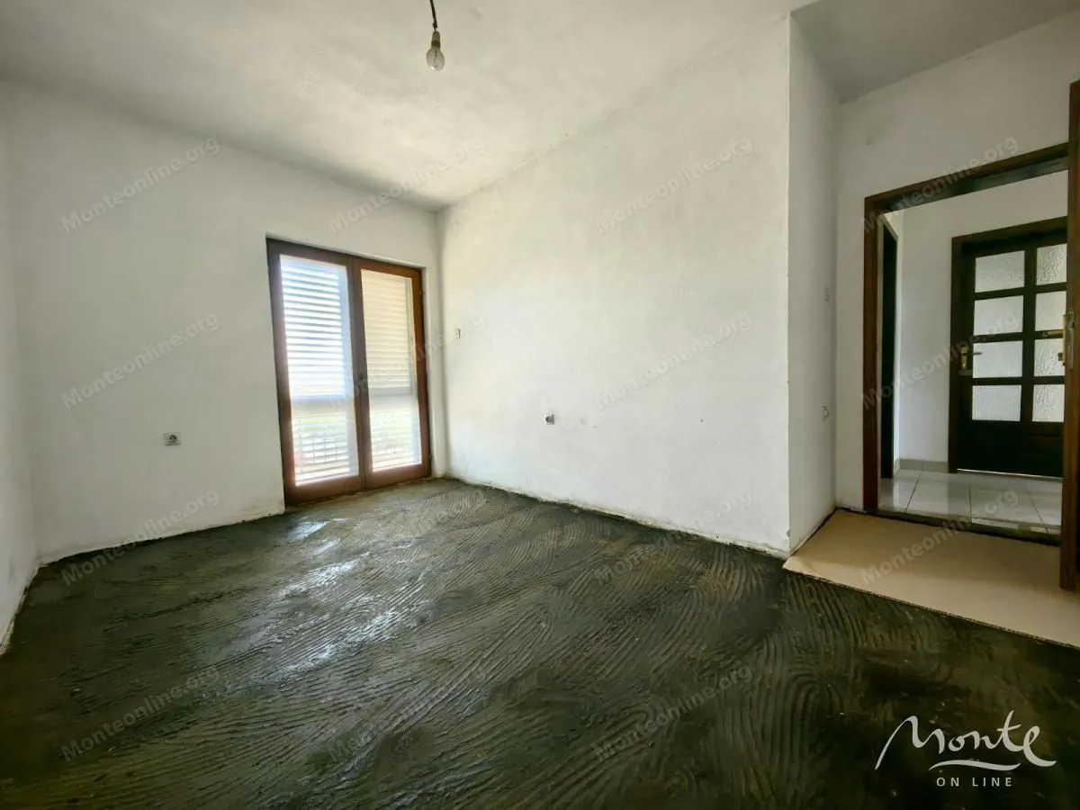 Prodaja, kuća, 385m², Donja Gorica, Podgorica