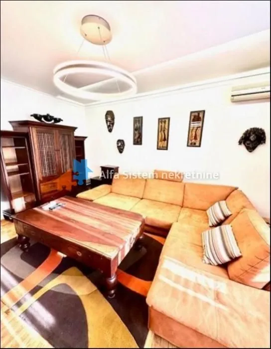 Izdavanje, trosoban stan, 80m², Stari Grad, Beograd