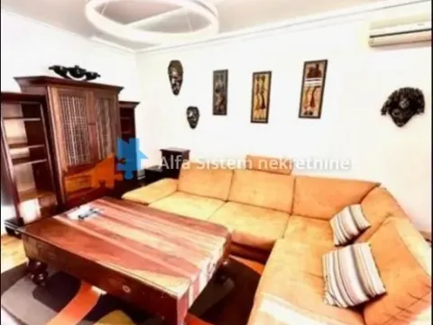 Izdavanje, trosoban stan, 80m², Stari Grad, Beograd - image 2