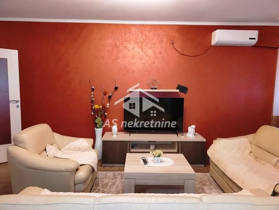 Izdavanje, trosoban stan, 75m², Voždovac Sve Podlokacije, Beograd