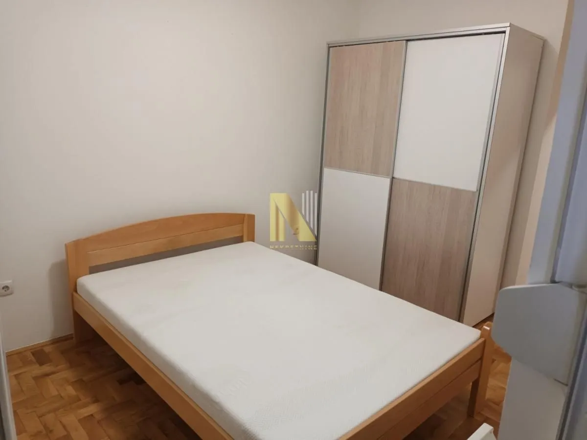 Izdavanje, dvosoban stan, 50m², Centar, Novi Sad