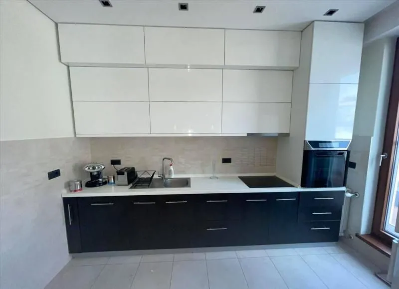 Izdavanje, trosoban stan, 110m², Čubura, Beograd